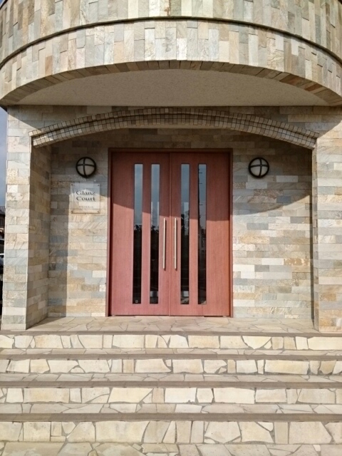 13/22 エントランス