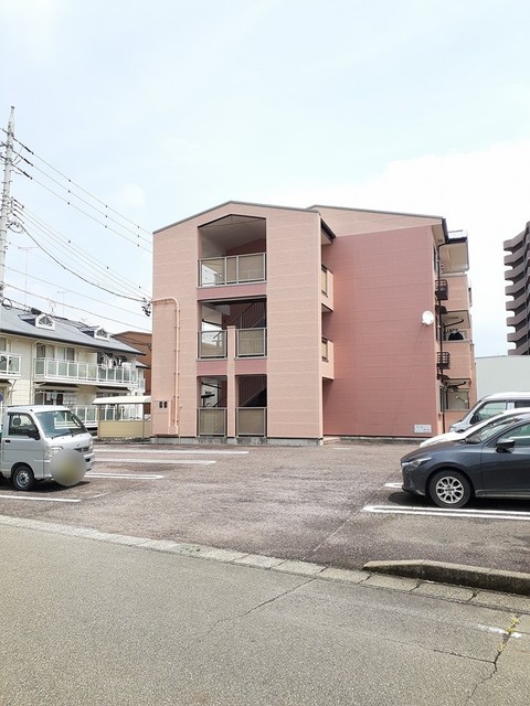 17/23 駐車場