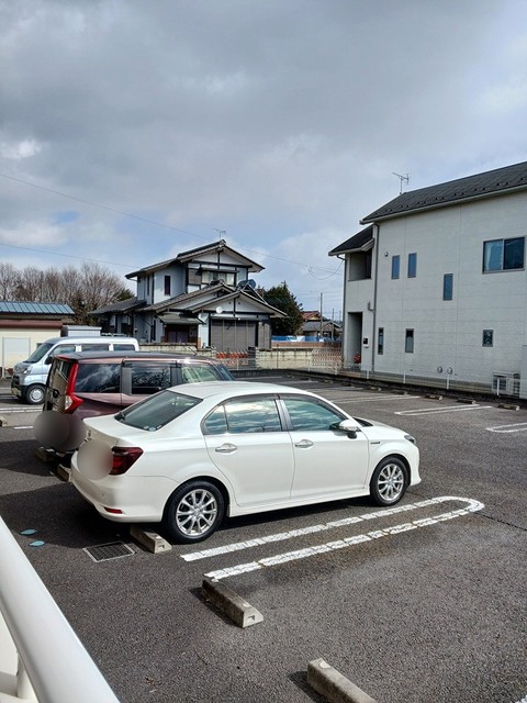 13/19 駐車場