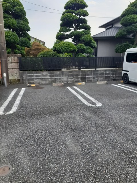 22/28 駐車場