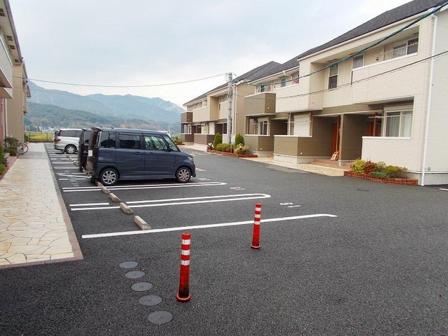 18/26 駐車場