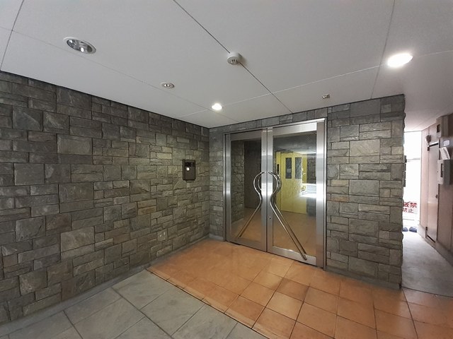 14/19 エントランス