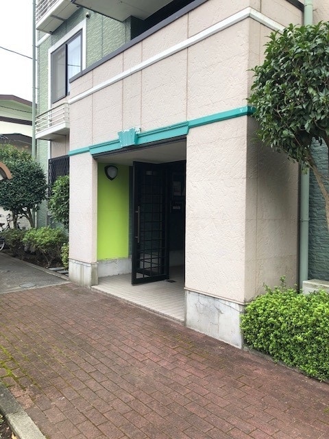 22/30 エントランス