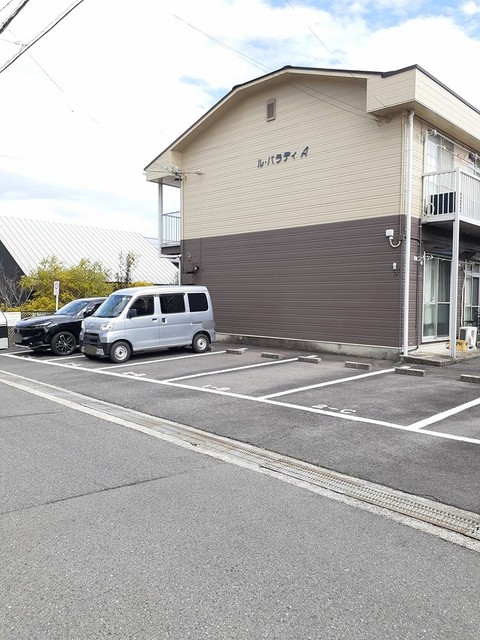 14/20 駐車場