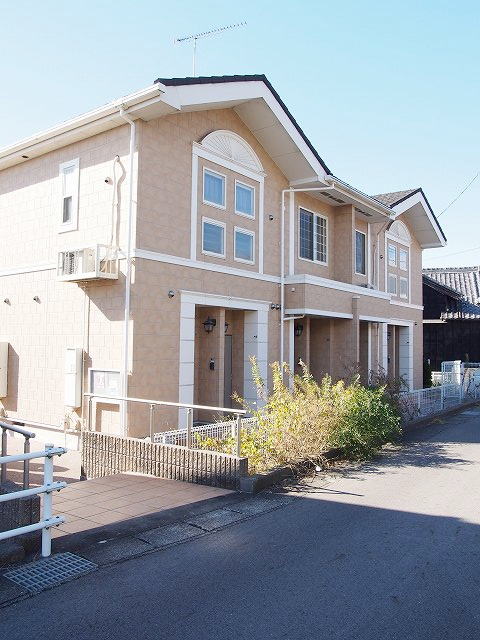 27/30 エントランス