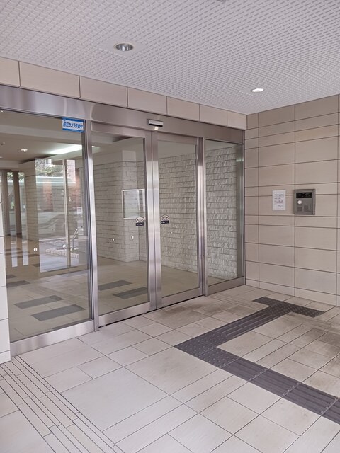 14/20 エントランス