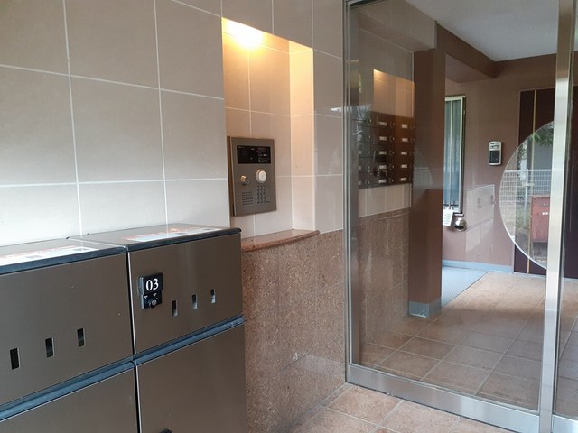 14/23 エントランス