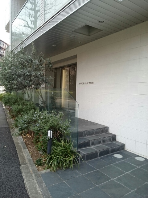 14/20 エントランス