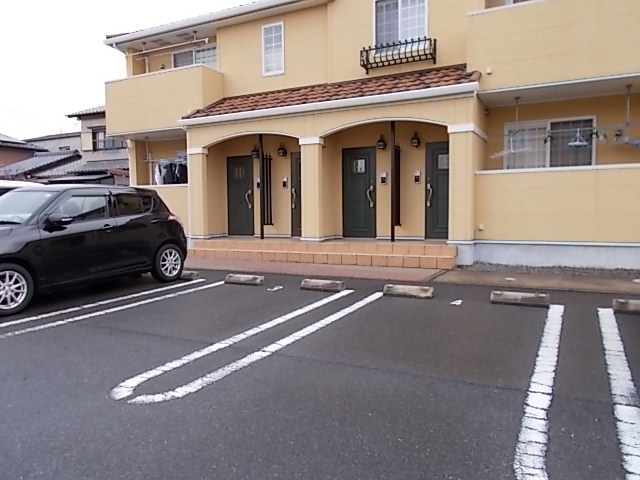 13/19 駐車場