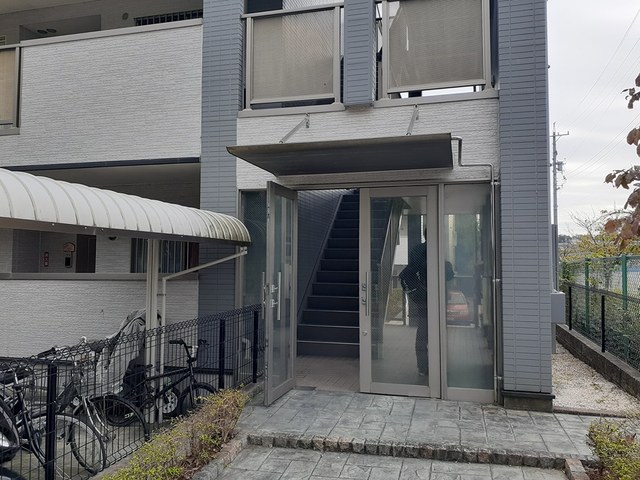 14/20 エントランス