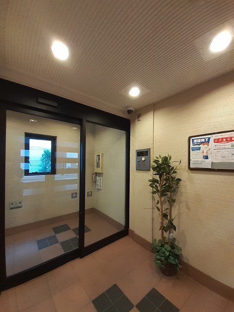 14/22 エントランス