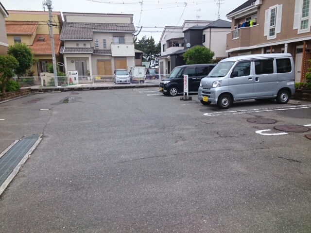 14/18 駐車場