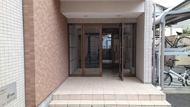 13/22 エントランス