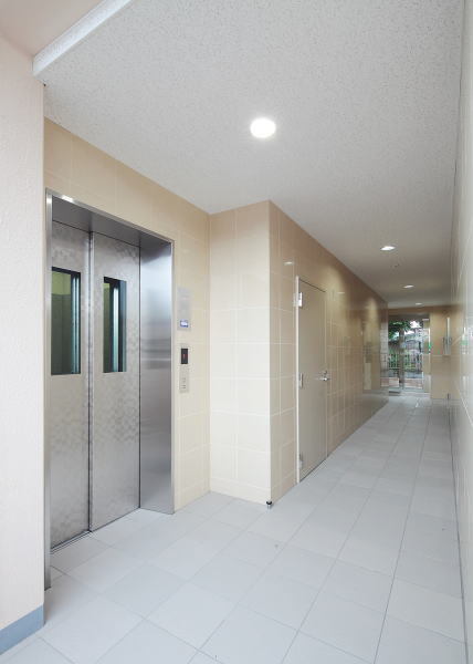 13/20 エントランス