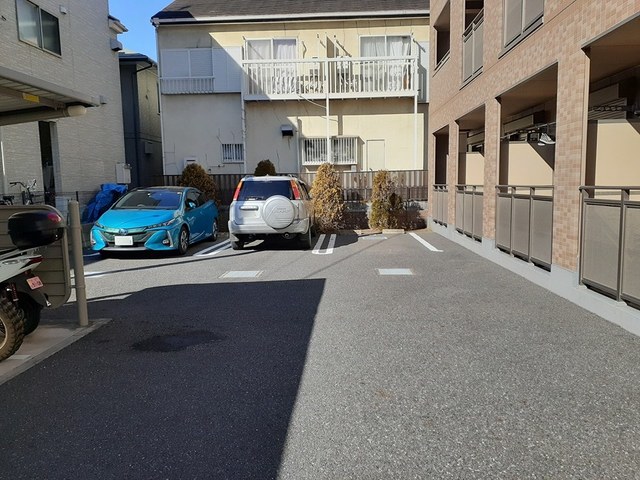 13/21 駐車場