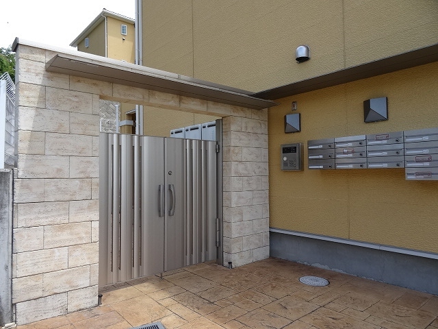 16/22 エントランス