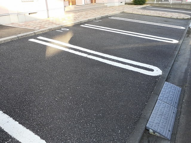 2/3 駐車場