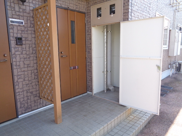 16/22 エントランス