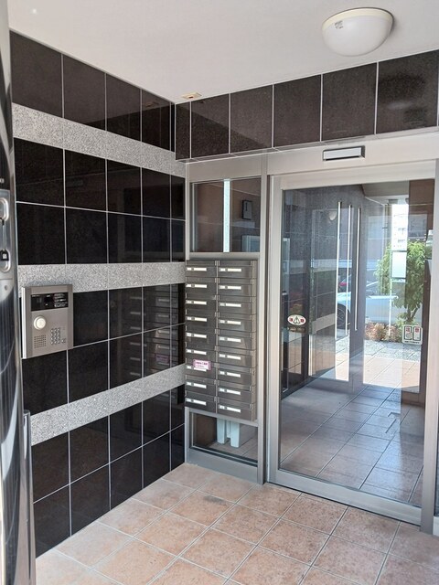 14/20 エントランス