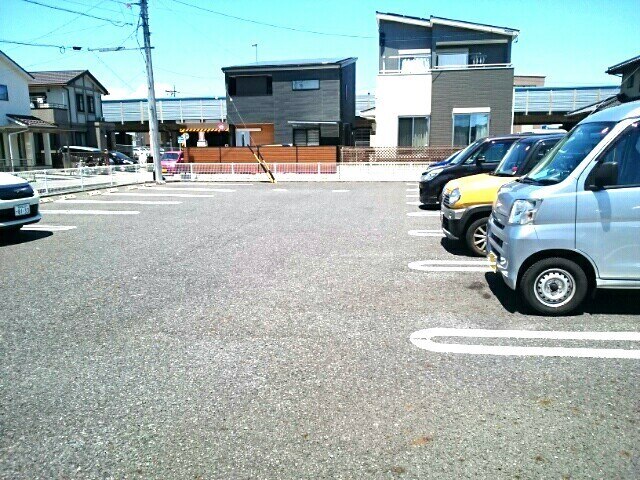 16/23 駐車場