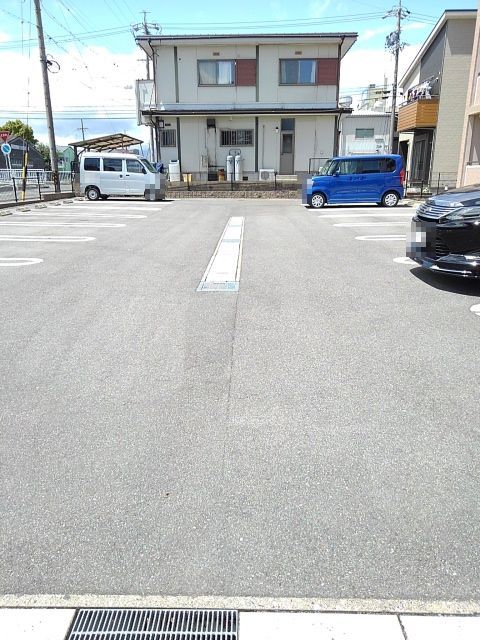 14/21 駐車場