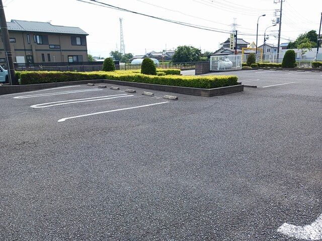 27/30 駐車場