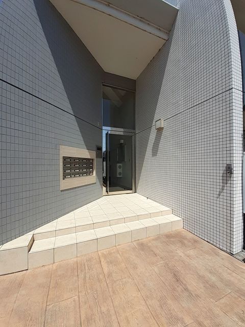 17/28 エントランス