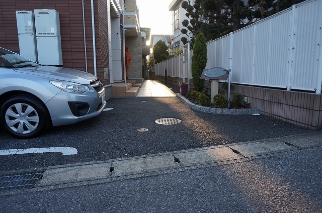 13/22 エントランス