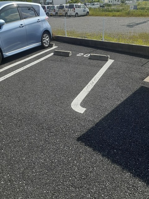 14/20 駐車場
