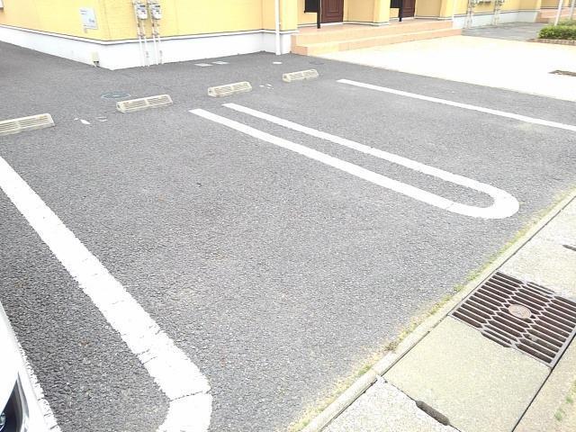 14/21 駐車場