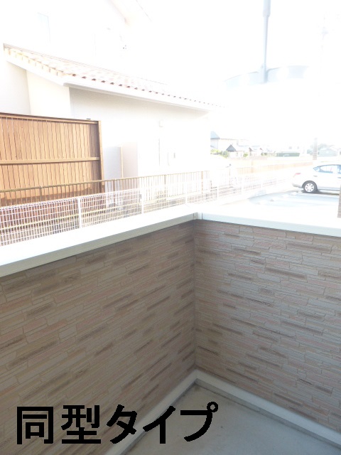 13/22 バルコニー