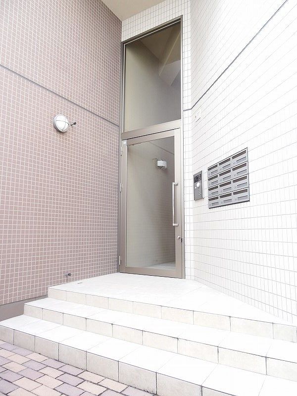 13/20 エントランス