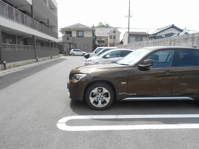 14/20 駐車場