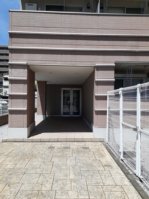 14/22 エントランス