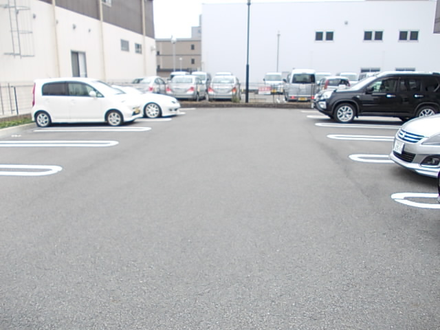 14/20 駐車場