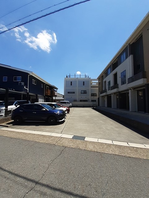13/21 駐車場