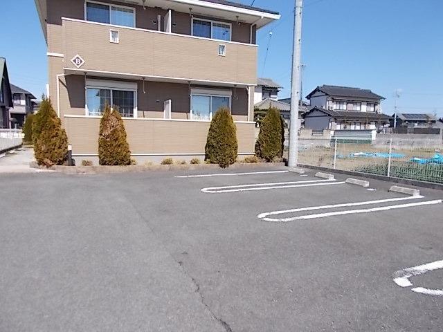 14/20 駐車場