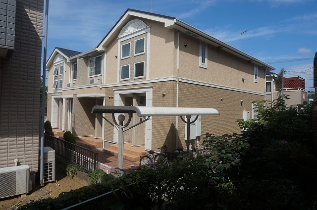 13/22 エントランス