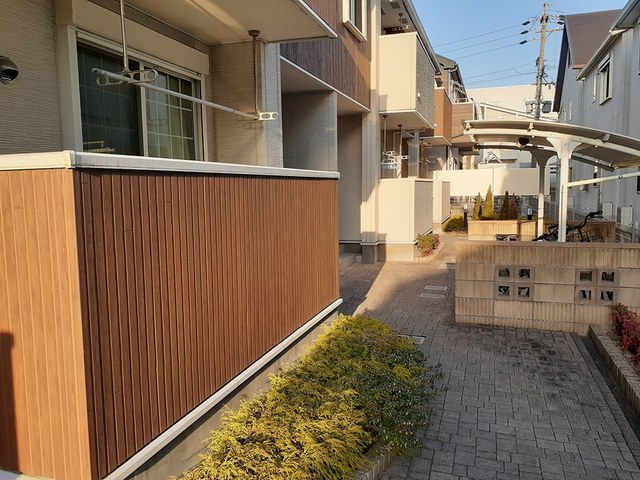 15/23 エントランス