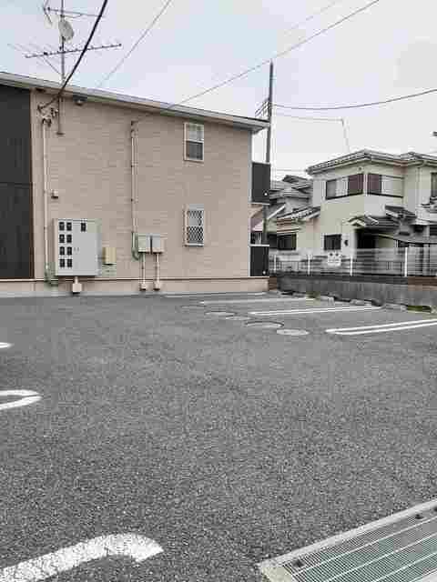 27/30 駐車場