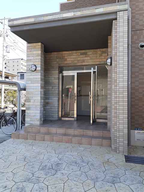 20/26 エントランス