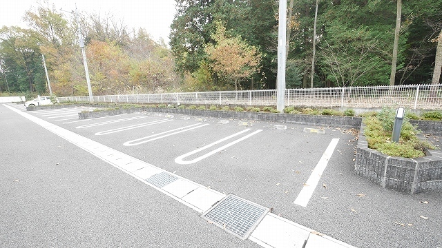 13/19 駐車場