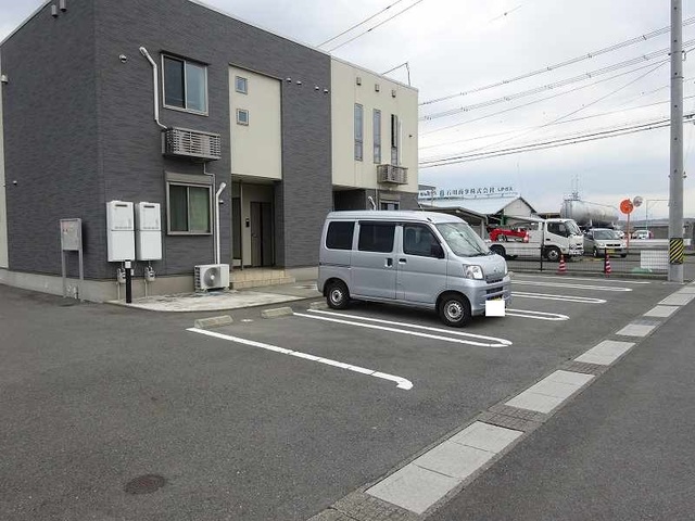 14/14 駐車場