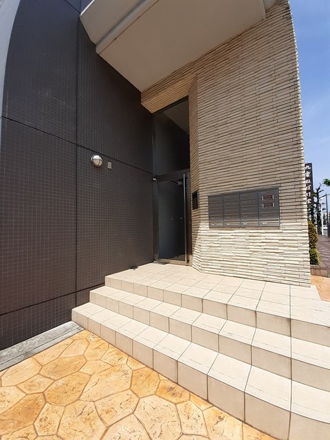 13/20 エントランス