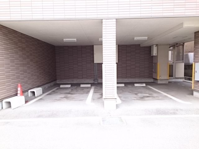 14/20 駐車場