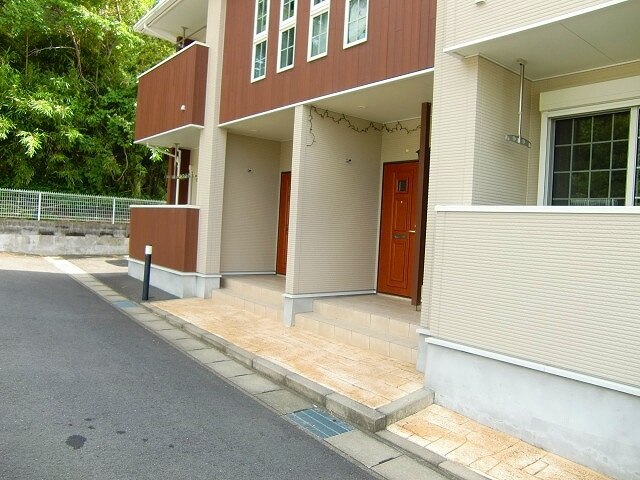 18/25 エントランス