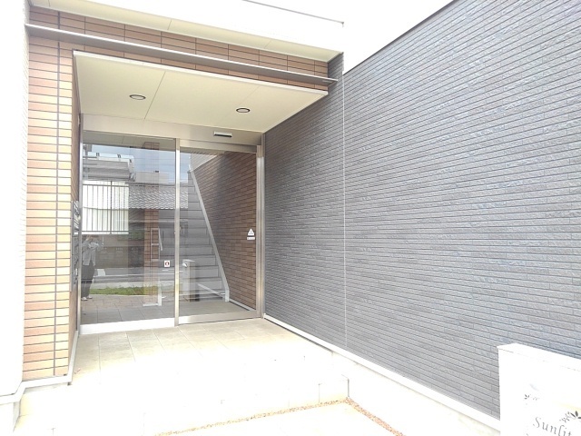 14/20 エントランス