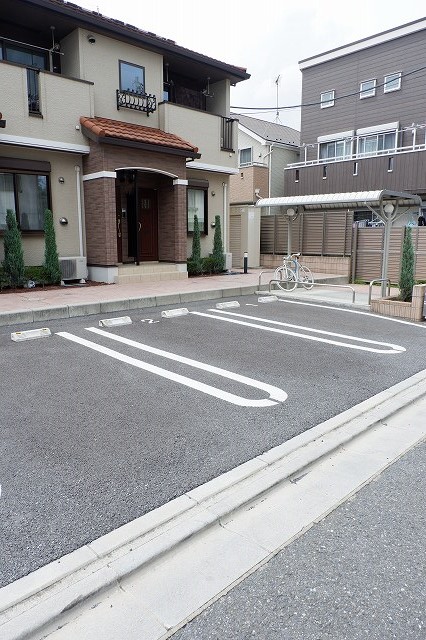 2/7 駐車場