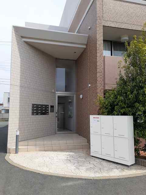 13/20 エントランス