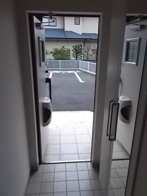 17/26 エントランス